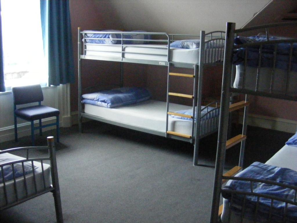 Aberdeen Youth Hostel Room photo